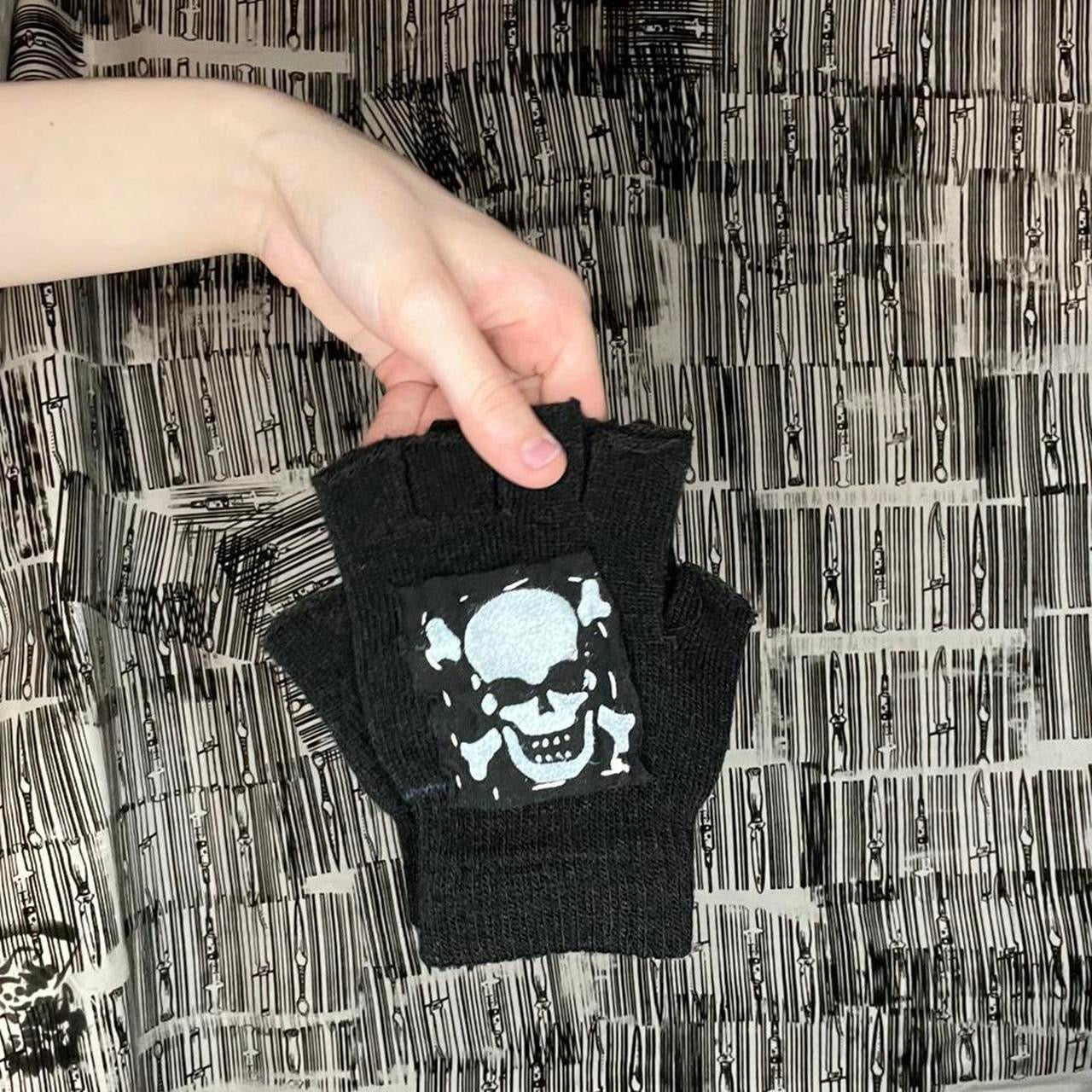 Skull patchwork gloves